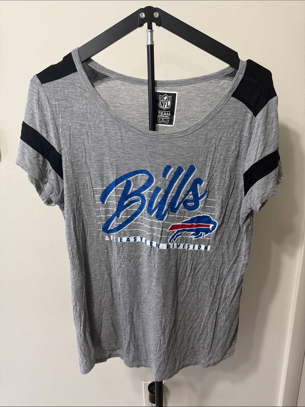 NFL Buffalo Bills Women’s Gray Scoop Neck Tee with Blue & Red Logo